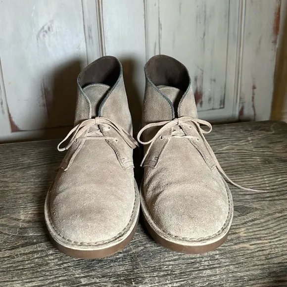 Mens Clarks Originals Signature Suede Desert Chukka Casual Boot in Sand US 11