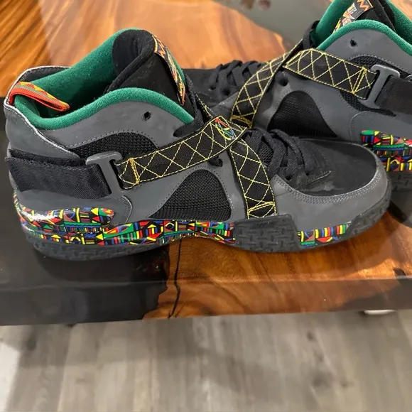 Men's Nike Air Raid Peace Urban Jungle DS Dark Grey Black Red Green Size 13