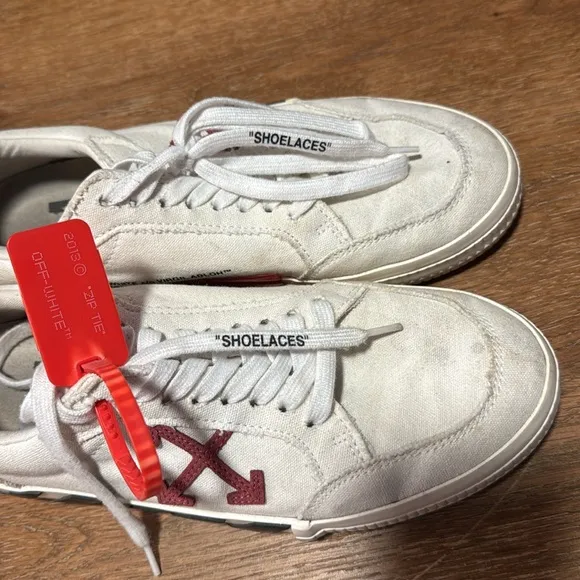 Men’s OFF WHITE Low Vulcanized Canvas Sneakers (Size 42)