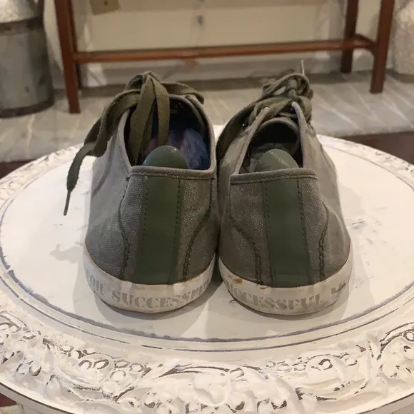 Men’s olive Green canvas diesel sneakers size 11