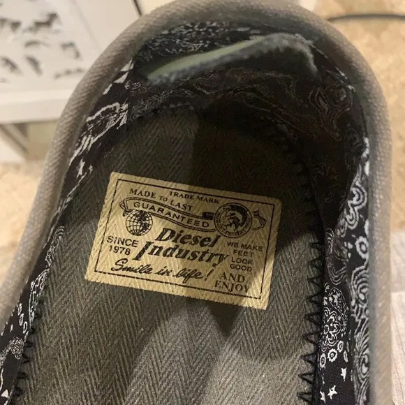 Men’s olive Green canvas diesel sneakers size 11