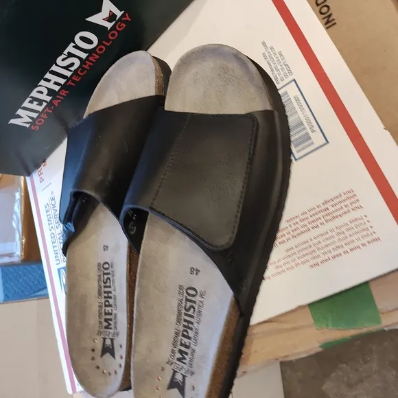 Mephisto Black and Gray Comfort Sandals