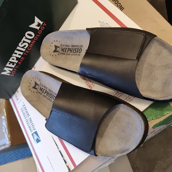 Mephisto Black and Gray Comfort Sandals