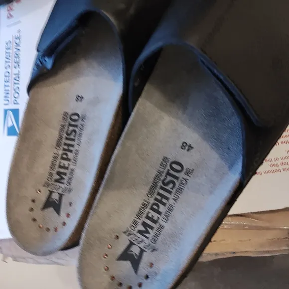 Mephisto Black and Gray Comfort Sandals