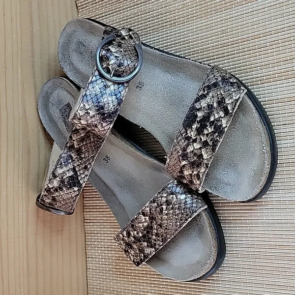 Mephisto Wedge Sandals Womens sz8  38 Beige Leather Snakeskin Comfort Straps