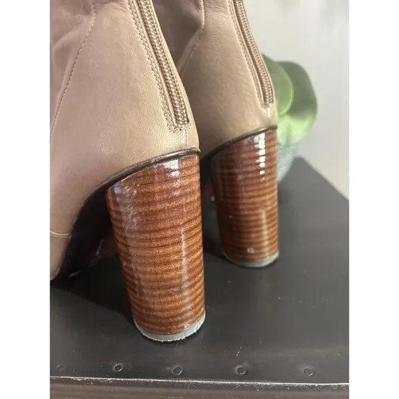 Mercedes Castillo Stretch Nappa Dessa Round Toe Boots Tan Womens Size 38 8