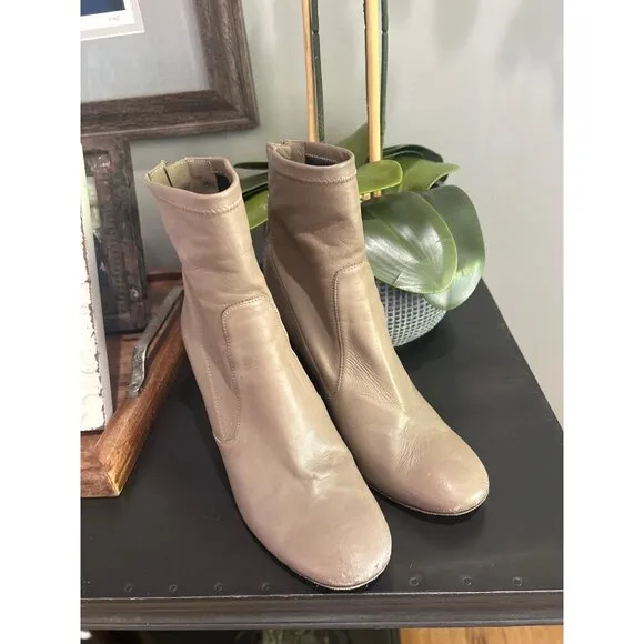 Mercedes Castillo Stretch Nappa Dessa Round Toe Boots Tan Womens Size 38 8