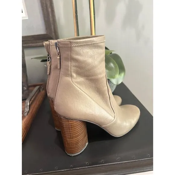 Mercedes Castillo Stretch Nappa Dessa Round Toe Boots Tan Womens Size 38 8