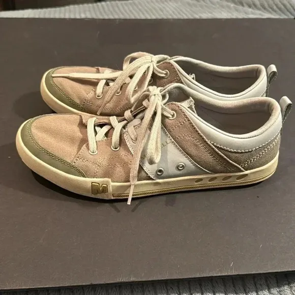 Merrell Putty Women’s Khaki/Green/Blue Canvas Sneakers size 9.5