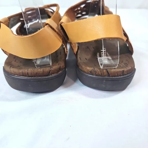 MERRELL Tan Leather Sandals Sz 10
