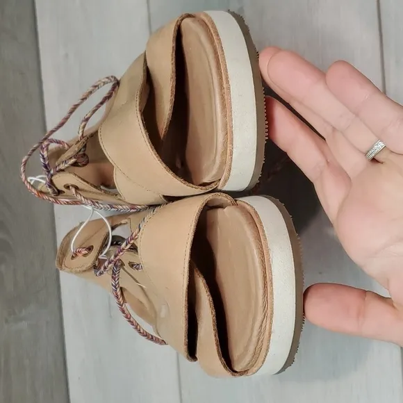 Merrell Woman Roam Cross Comfort Leather Platform Sandals shoes sz 6