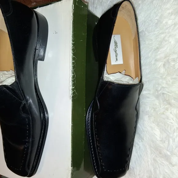 Mezlan Black Loafers Sleek Slip-On Design