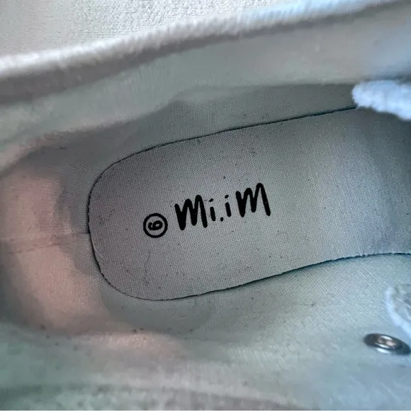 Mi.iM Bedazzled Studded Canvas Sneakers Pale Blue Silver Metallic Laces Womens 9