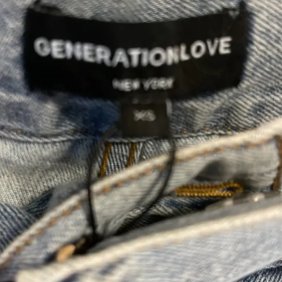 MILO DENIM SHORTS IN LIGHT BLUE