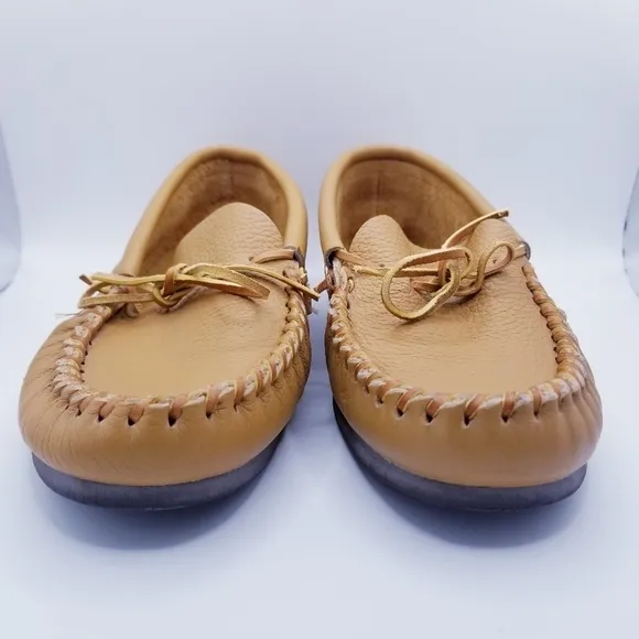 Minnetonka Moccasin Tan Slip On Loafers size 9