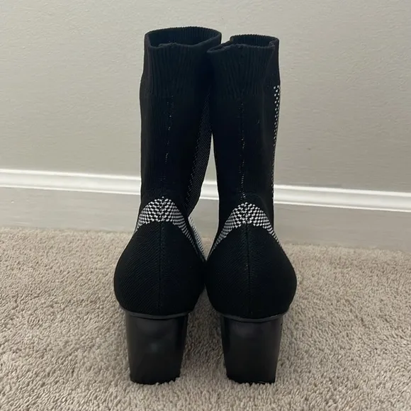 MISBHV Black 80 Striped Logo Knit Ankle Boots Size 8 (39) NEW