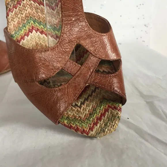 Miz Mooz Tan LeatherT strap Retro  Cone Heel Sandal Fun Zig Zag insole - Size 8