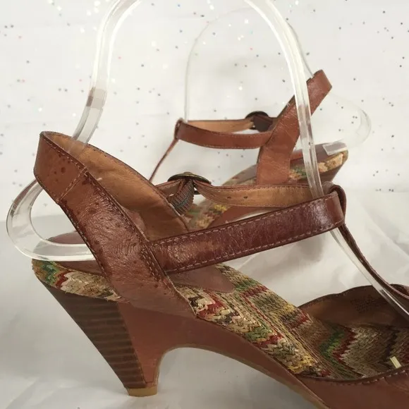 Miz Mooz Tan LeatherT strap Retro  Cone Heel Sandal Fun Zig Zag insole - Size 8