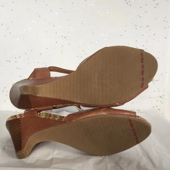 Miz Mooz Tan LeatherT strap Retro  Cone Heel Sandal Fun Zig Zag insole - Size 8