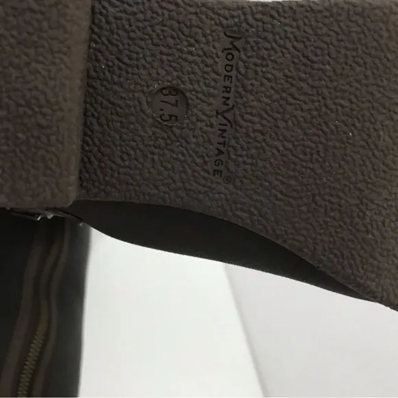 Modern Vintage Women's Leather Equestrian Riding Boots Brown Size 37.5/US 7