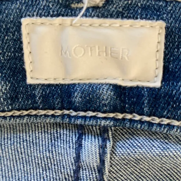 Mother Denim The Weekender Fray Hem Groovin’ Jeans - Size 32