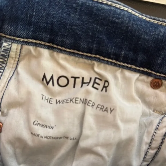 Mother Denim Women's &quot;The Weekender Fray&quot; Blue Flared Jeans sz 27, flattering