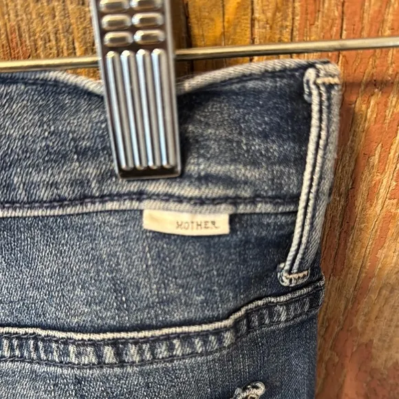 Mother Denim Women's &quot;The Weekender Fray&quot; Blue Flared Jeans sz 27, flattering