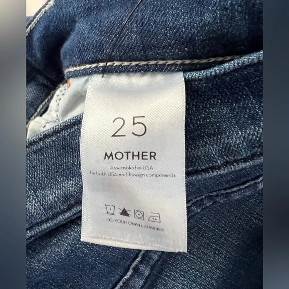 Mother Jeans- Weekender Fray- Bazzar Adventures- 25 -26