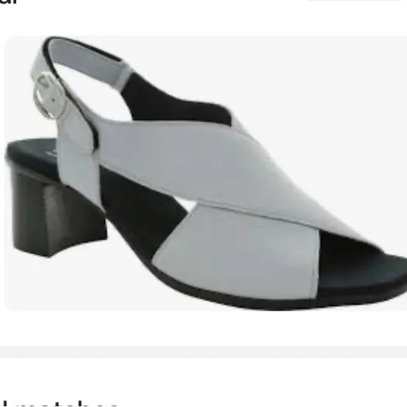 Munro Laine Women’s Block Heel Sandals. Size 10M