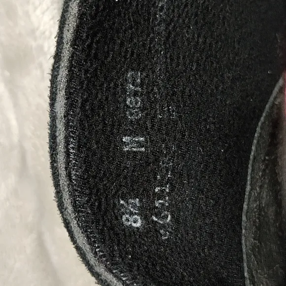 Munro Sueded Ankle Boots Black size 8.5