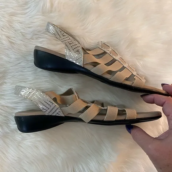 Munro tan and champagne strappy sandal, Sz. 9.5