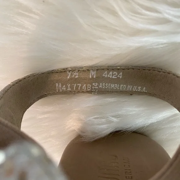 Munro tan and champagne strappy sandal, Sz. 9.5