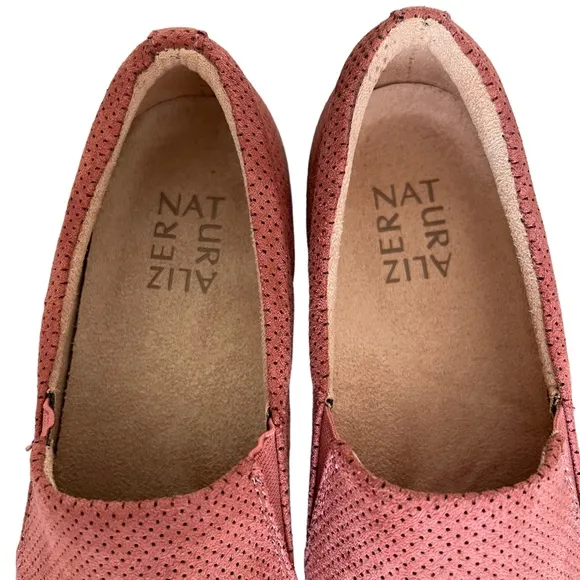 Naturalizer NWOT Perforated Slip On Loafers In Dusty Rose Size 6.5