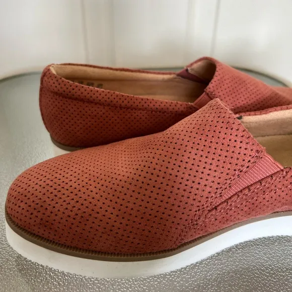 Naturalizer NWOT Perforated Slip On Loafers In Dusty Rose Size 6.5