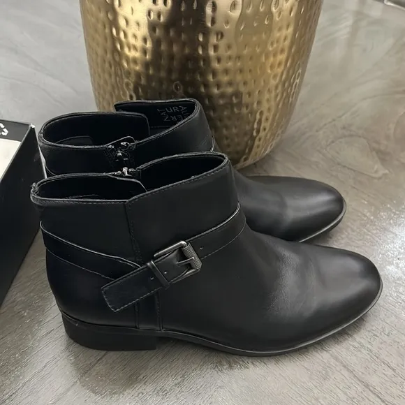 Naturalizer Ronan Ankle Boot (WIDE)