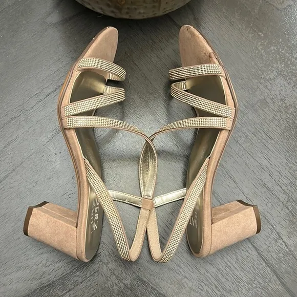 NATURALIZER Vanessa Strappy Sandals
