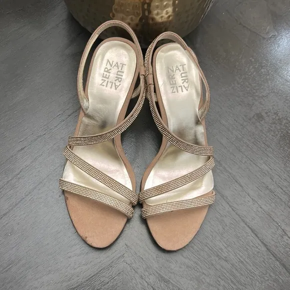 NATURALIZER Vanessa Strappy Sandals