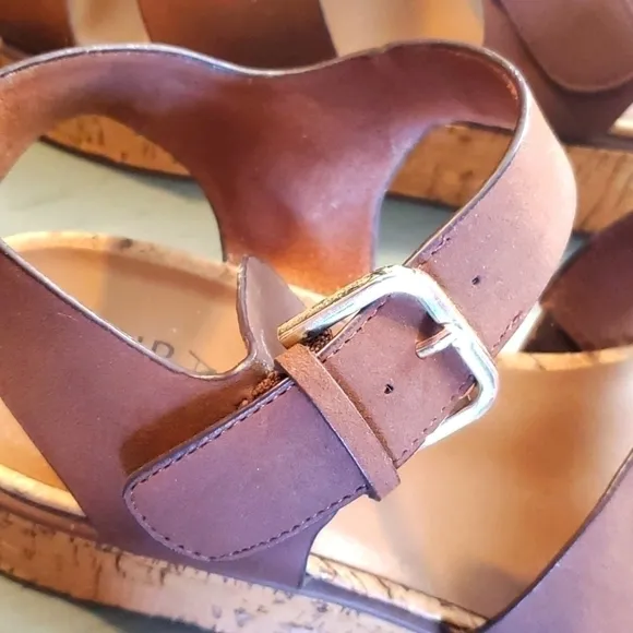 Naturalizer- Womens Brown leather Strappy Cork platform sandals Brooke Sz.9