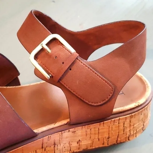 Naturalizer- Womens Brown leather Strappy Cork platform sandals Brooke Sz.9