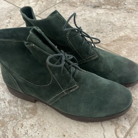 Naturalizer Women's Endellion Green Suede Leather lace up booties Sz 11M