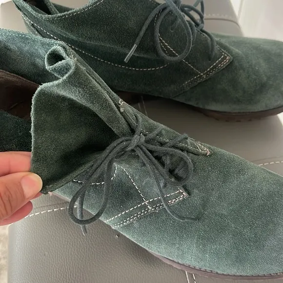 Naturalizer Women's Endellion Green Suede Leather lace up booties Sz 11M