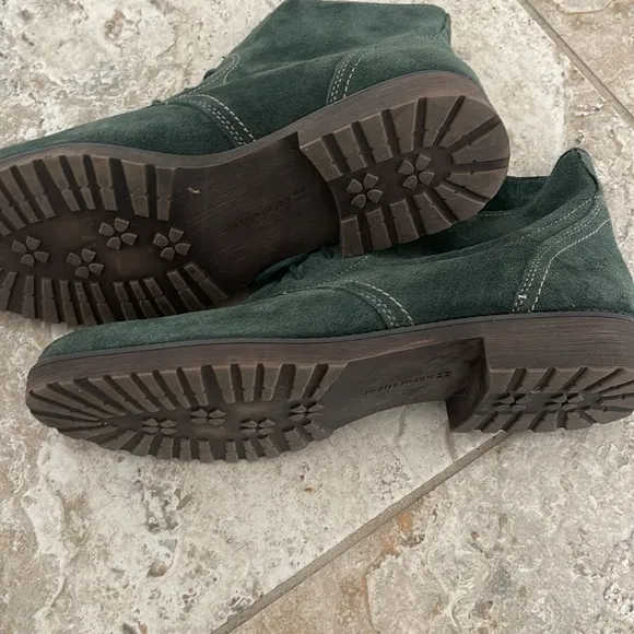 Naturalizer Women's Endellion Green Suede Leather lace up booties Sz 11M