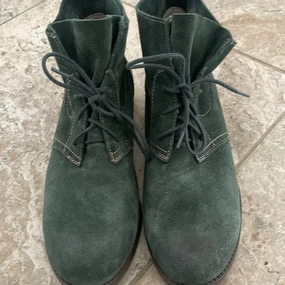 Naturalizer Women's Endellion Green Suede Leather lace up booties Sz 11M