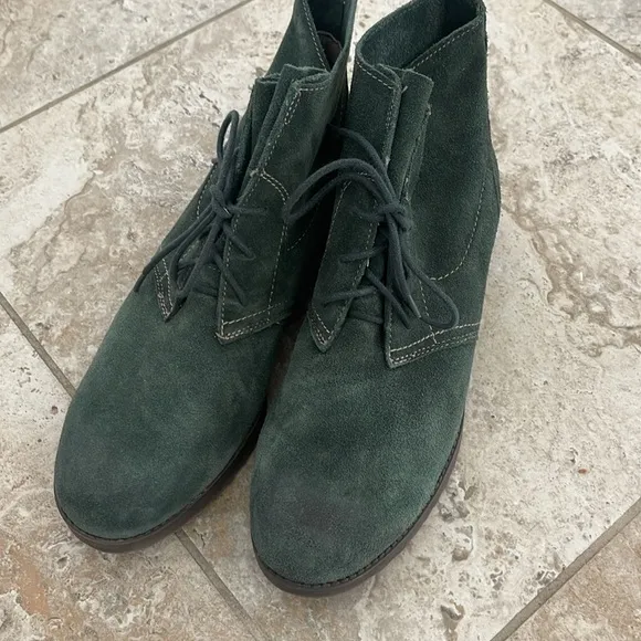 Naturalizer Women's Endellion Green Suede Leather lace up booties Sz 11M
