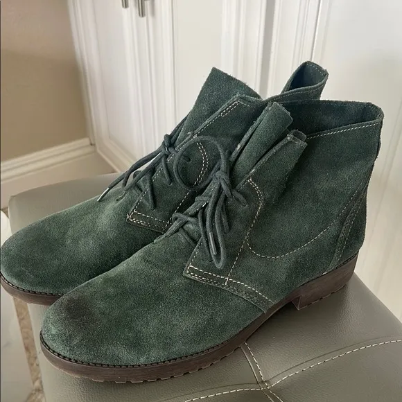 Naturalizer Women's Endellion Green Suede Leather lace up booties Sz 11M