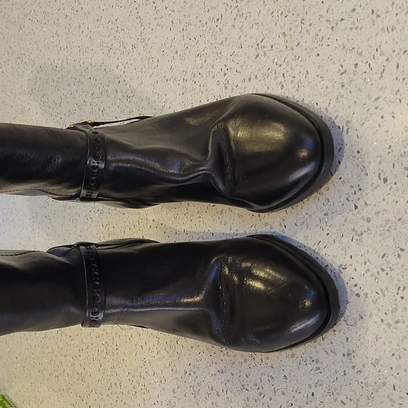 NEVER WORN ETIENNE AIGNER TALL EQUESTRIAN RIDING  LEATHER BOOTS.