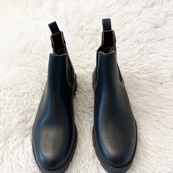 NEW $150 B.O.C. By Born Erin Black leather bootie women size 6.5