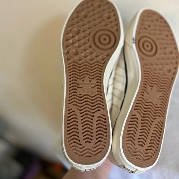 New adidas Originals Nizza RF 74 sneakers in beige 10 1/2