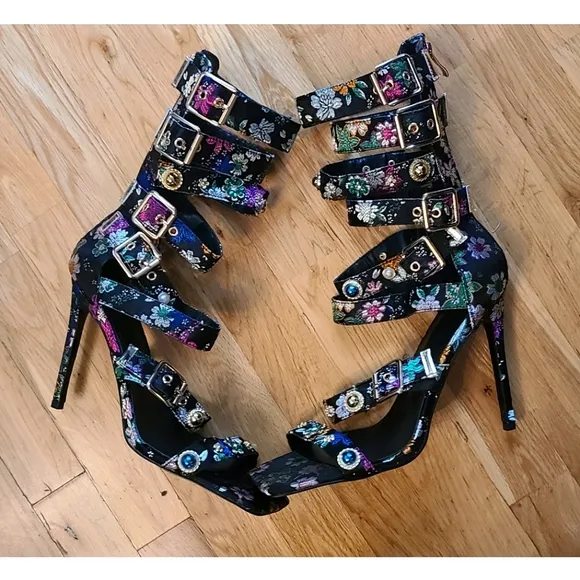 New AZALEA WANG BASE EMBELLISHED GLADIATOR SANDAL Size 10 Black