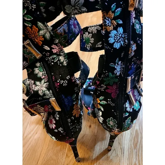 New AZALEA WANG BASE EMBELLISHED GLADIATOR SANDAL Size 10 Black